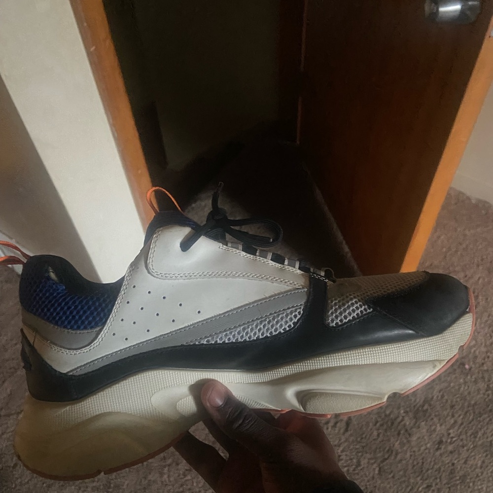 Dior Black and White Sneakers Modern Design - Picture 4 of 4